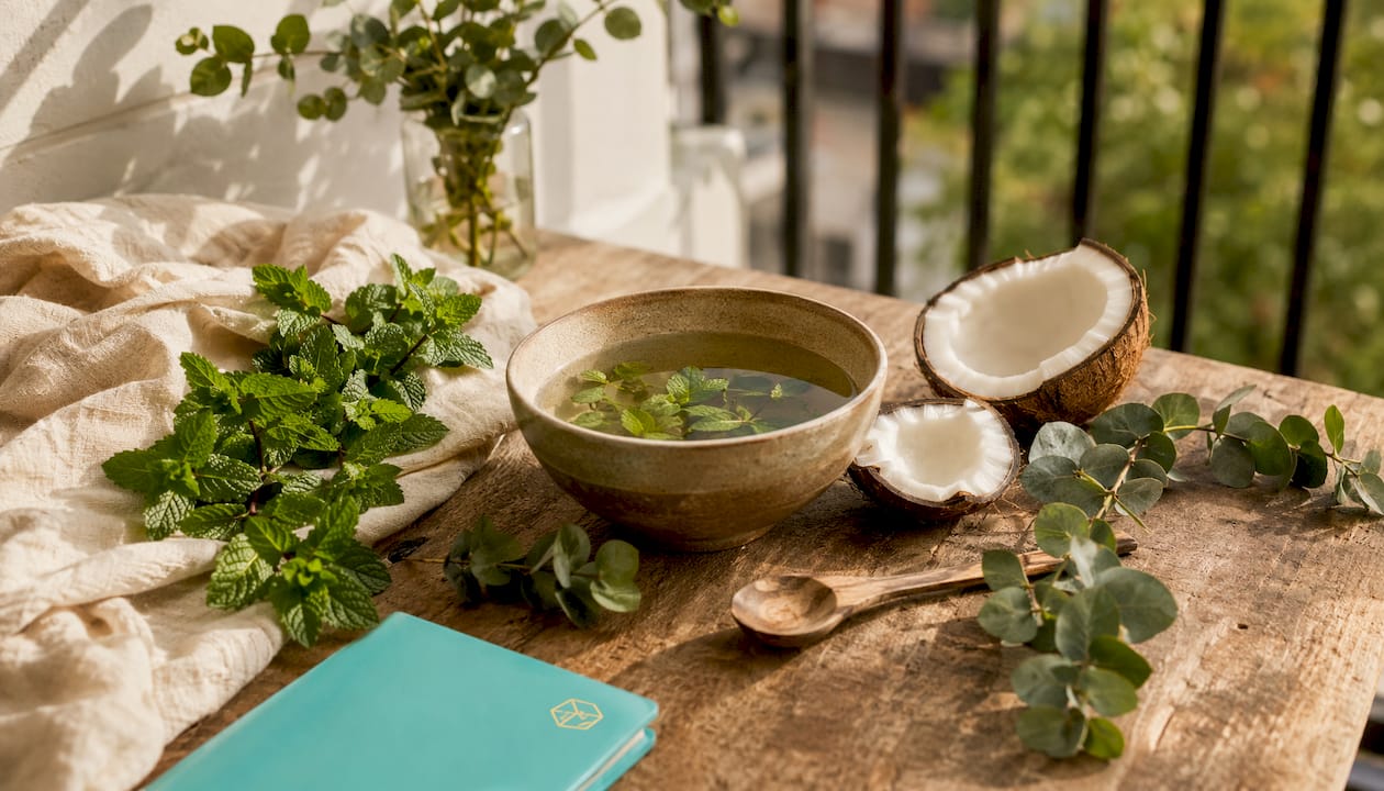 Natural ingredients for soothing oral irritation on wooden table