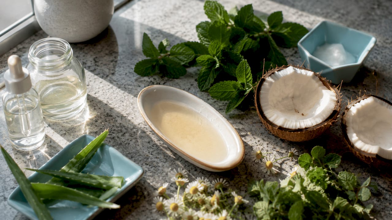 Natural oral care ingredients including glycerin and plants